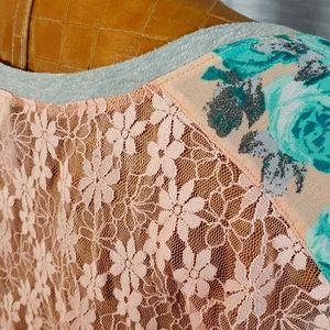 Scoop neck, short sleeve blouse